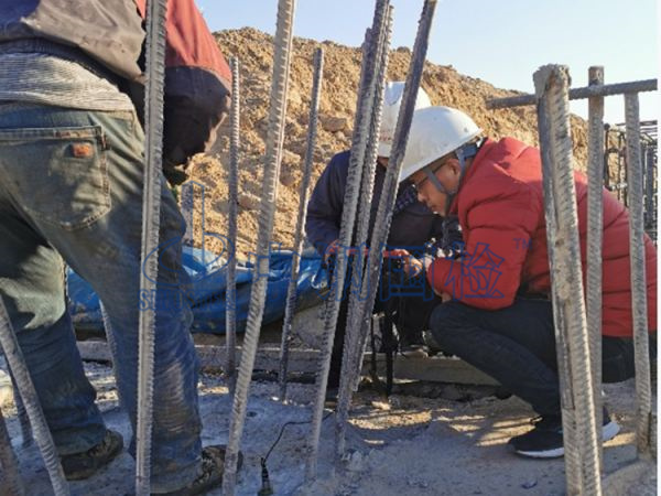 植筋拉拔試驗現(xiàn)場檢測