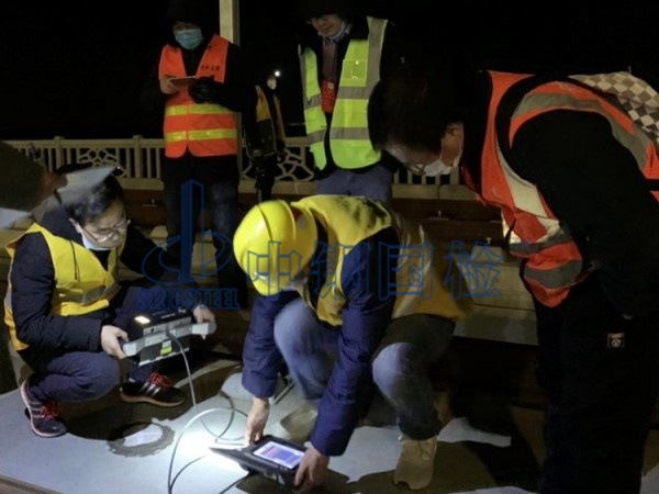 公路檢測現(xiàn)場